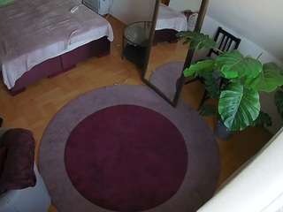 voyeurcam-julmodels-whitebed-5