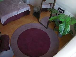 voyeurcam-julmodels-whitebed-5