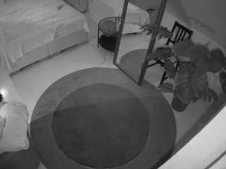 voyeurcam-julmodels-whitebed-5