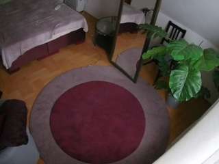 voyeurcam-julmodels-whitebed-5