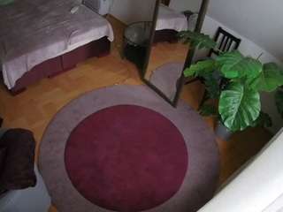 voyeurcam-julmodels-whitebed-5