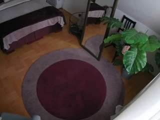 voyeurcam-julmodels-whitebed-5