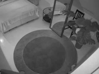 voyeurcam-julmodels-whitebed-5