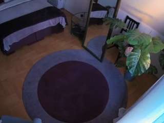 voyeurcam-julmodels-whitebed-5