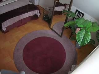 voyeurcam-julmodels-whitebed-5