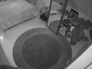 voyeurcam-julmodels-whitebed-5's CamSoda show and profile