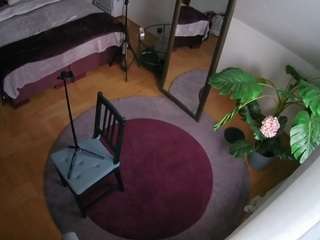 voyeurcam-julmodels-whitebed-5