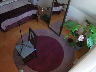 voyeurcam-julmodels-whitebed-5