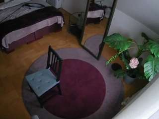 voyeurcam-julmodels-whitebed-5