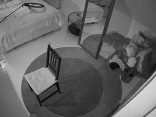 voyeurcam-julmodels-whitebed-5