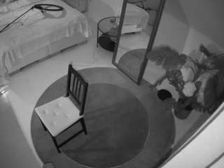 voyeurcam-julmodels-whitebed-5