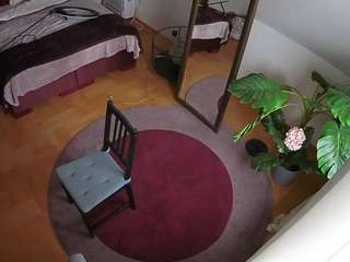 voyeurcam-julmodels-whitebed-5