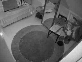 voyeurcam-julmodels-whitebed-5