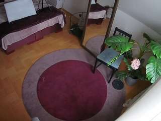 voyeurcam-julmodels-whitebed-5