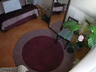 voyeurcam-julmodels-whitebed-5