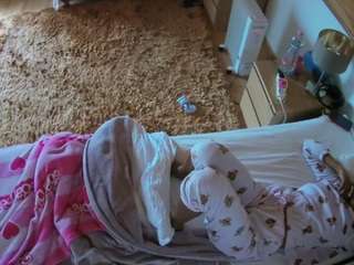 voyeurcam-julmodels-whitebed-5 webcam