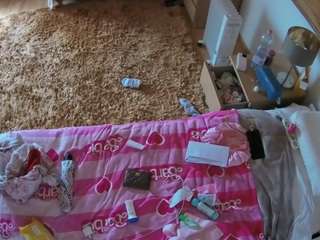 voyeurcam-julmodels-whitebed-5 webcam