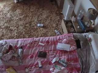 voyeurcam-julmodels-whitebed-5