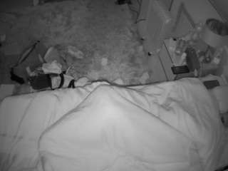 voyeurcam-julmodels-whitebed-5 webcam