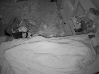 voyeurcam-julmodels-whitebed-5 webcam