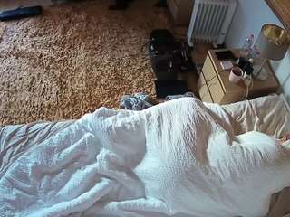 voyeurcam-julmodels-whitebed-5's CamSoda show and profile