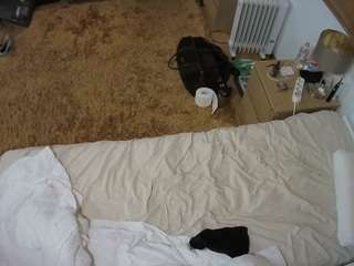 voyeurcam-julmodels-whitebed-5