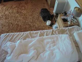voyeurcam-julmodels-whitebed-5 webcam
