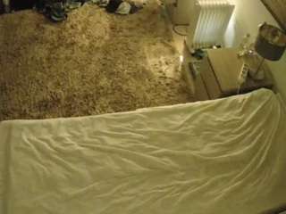 voyeurcam-julmodels-whitebed-5 webcam