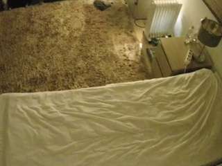 voyeurcam-julmodels-whitebed-5 webcam