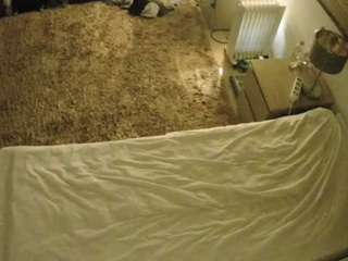 voyeurcam-julmodels-whitebed-5 webcam