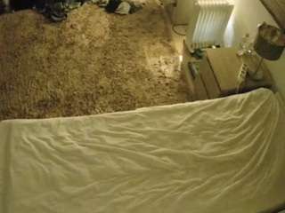 voyeurcam-julmodels-whitebed-5 webcam