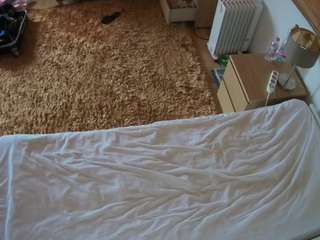 voyeurcam-julmodels-whitebed-5 webcam
