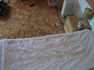 voyeurcam-julmodels-whitebed-5 webcam