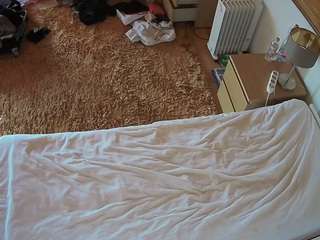 voyeurcam-julmodels-whitebed-5's CamSoda show and profile