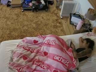 voyeurcam-julmodels-whitebed-5 webcam