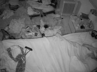 voyeurcam-julmodels-whitebed-5 webcam