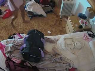voyeurcam-julmodels-whitebed-5 webcam