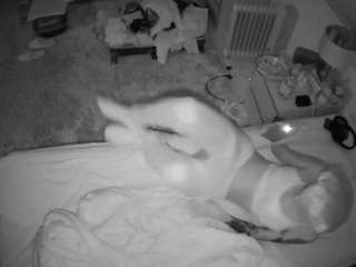 voyeurcam-julmodels-whitebed-5 webcam