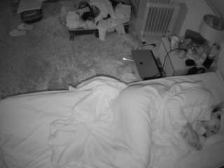 voyeurcam-julmodels-whitebed-5 webcam
