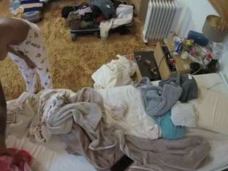 voyeurcam-julmodels-whitebed-5 webcam