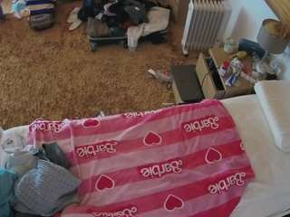 voyeurcam-julmodels-whitebed-5 webcam