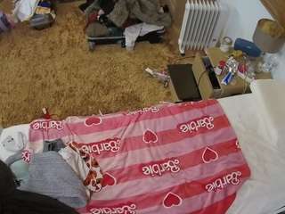 voyeurcam-julmodels-whitebed-5 webcam