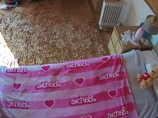 voyeurcam-julmodels-whitebed-5 webcam