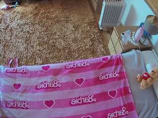 voyeurcam-julmodels-whitebed-5 webcam