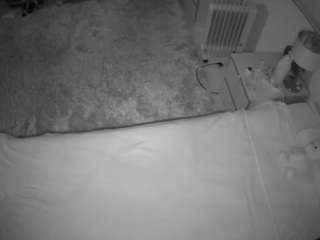 voyeurcam-julmodels-whitebed-5 webcam