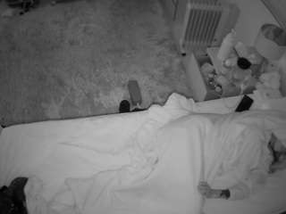 voyeurcam-julmodels-whitebed-5 webcam