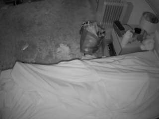 voyeurcam-julmodels-whitebed-5 webcam