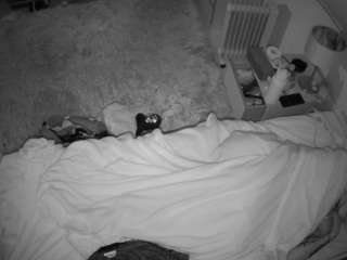 voyeurcam-julmodels-whitebed-5 camsoda