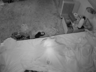 voyeurcam-julmodels-whitebed-5 webcam