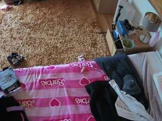 voyeurcam-julmodels-whitebed-5 webcam